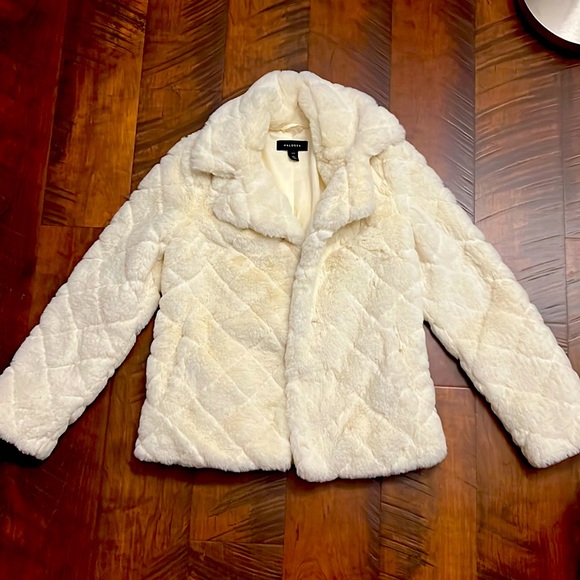 Teddy white color winter coat - Picture 2 of 2